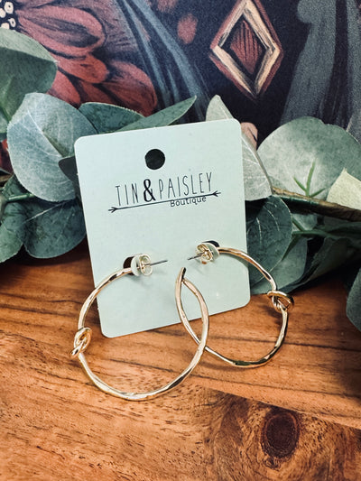 Knot Me Earring