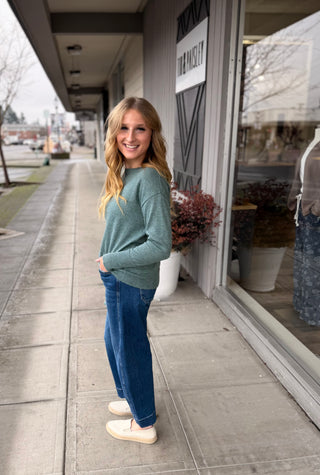 Backroad Mid Rise Crop Jean