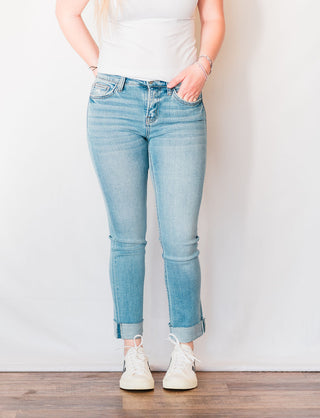 Betty Slim Straight Jean