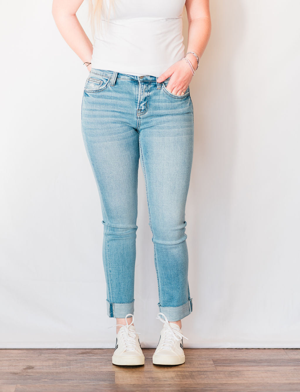 Betty Slim Straight Jean