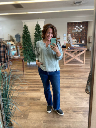 Emily V-Neck Pullover