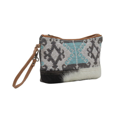 Isabela Pouch